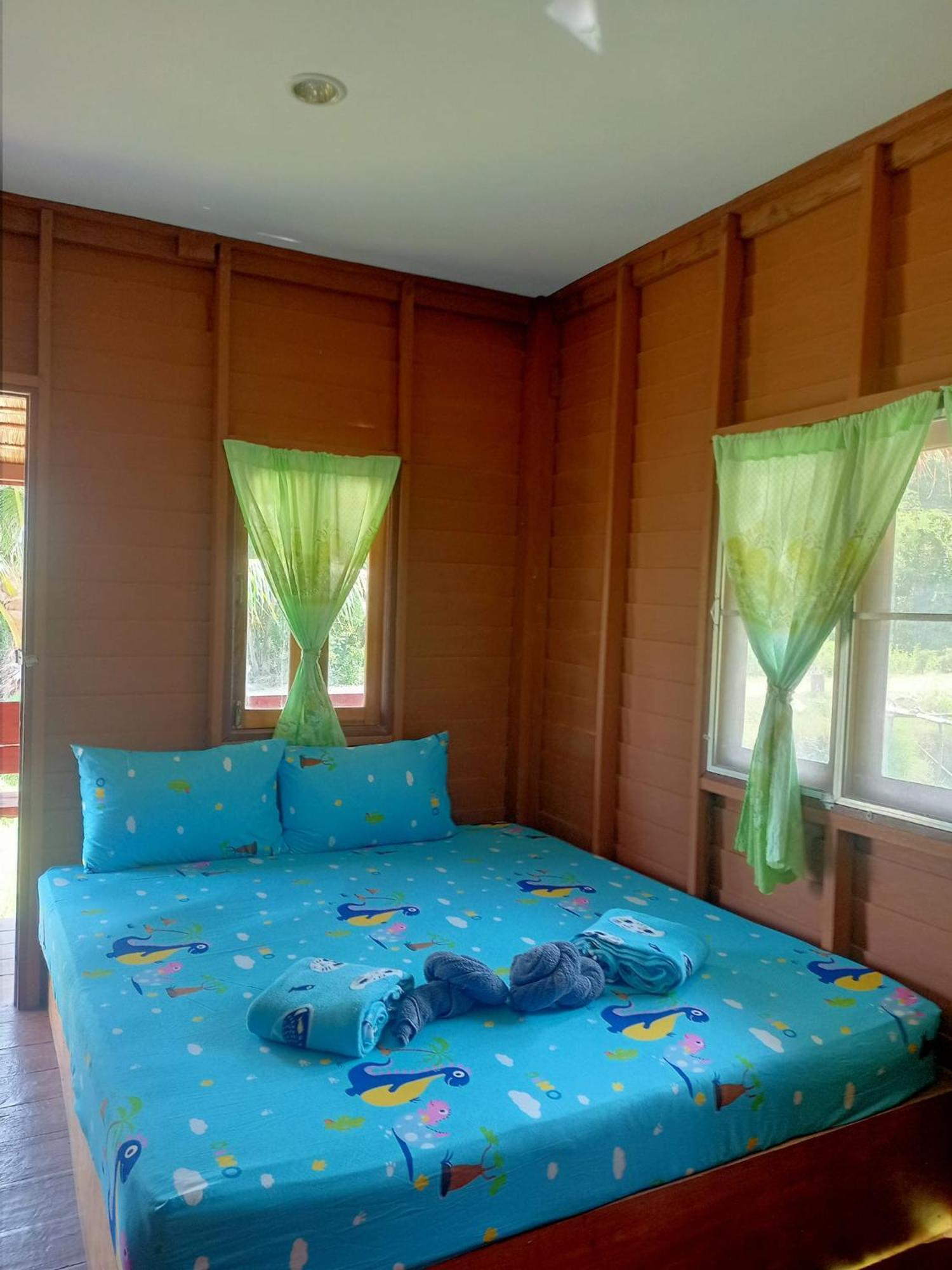 Lungcha Homestay Sam Roi Yot Exterior photo