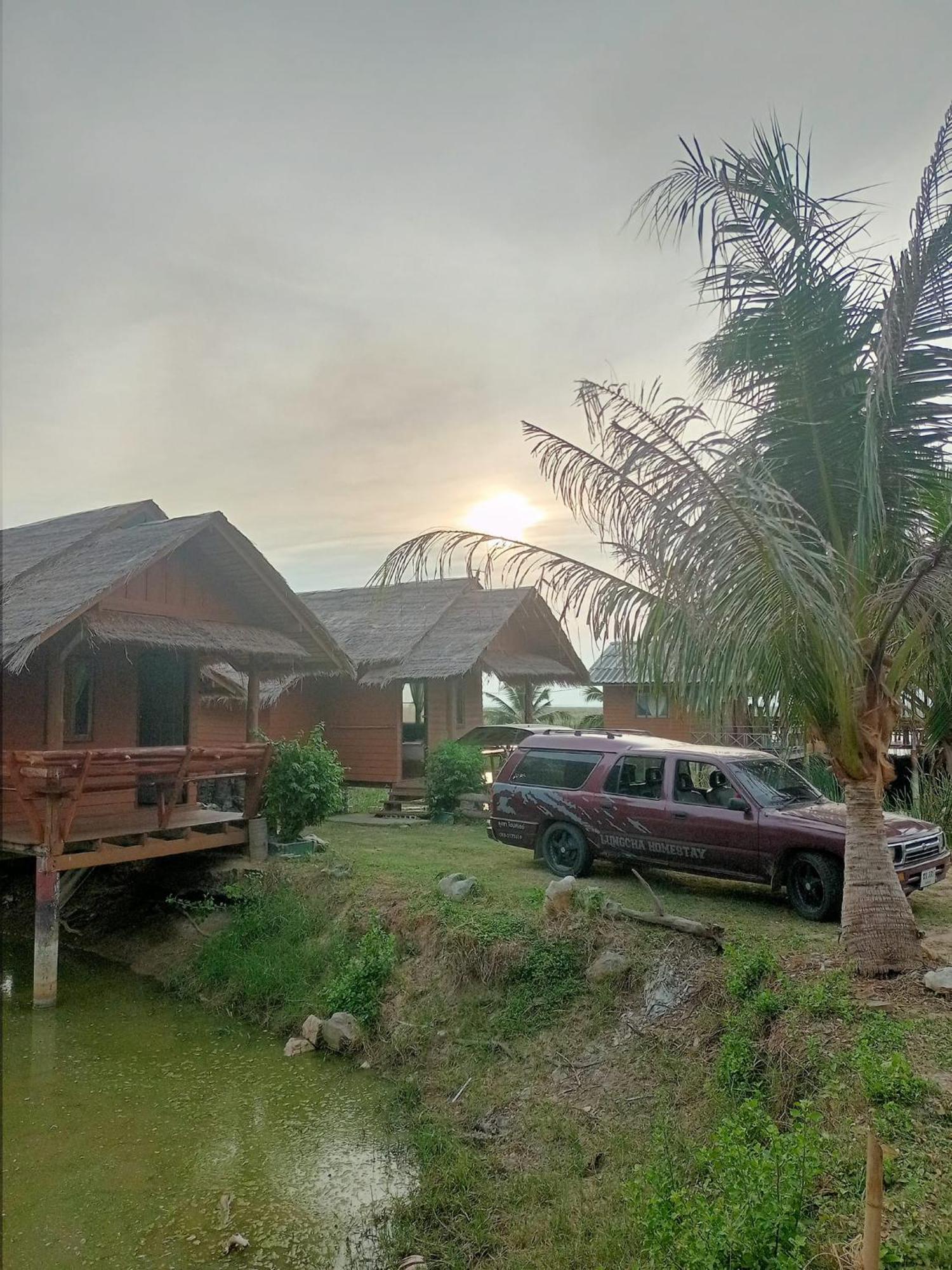 Lungcha Homestay Sam Roi Yot Exterior photo